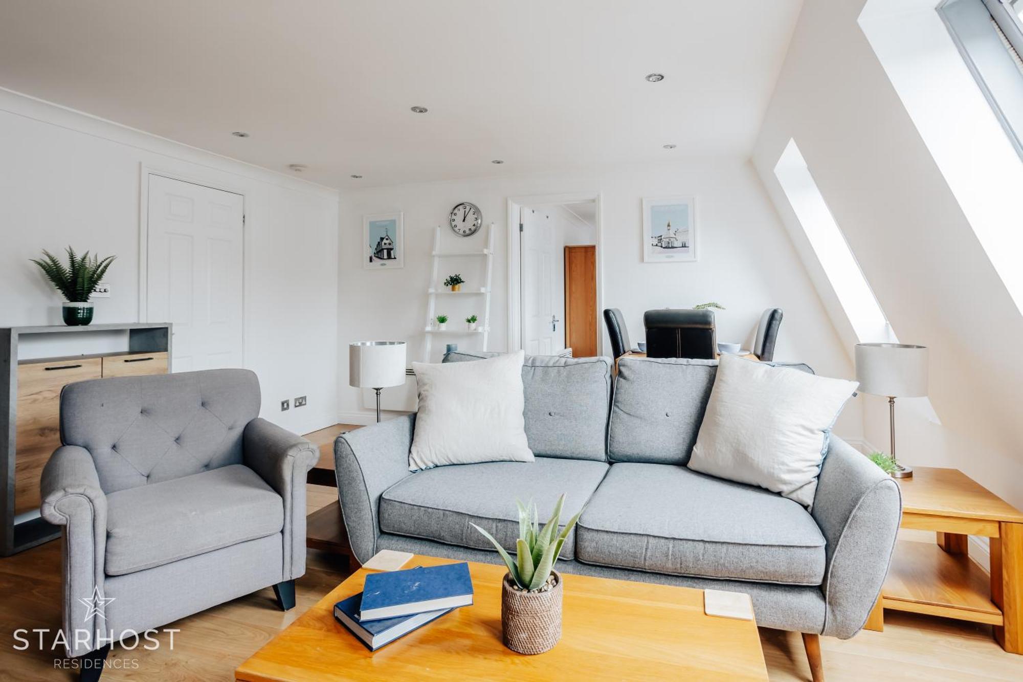 ניוברי Central 3 Bed Apartment At Regents Court, Newbury מראה חיצוני תמונה