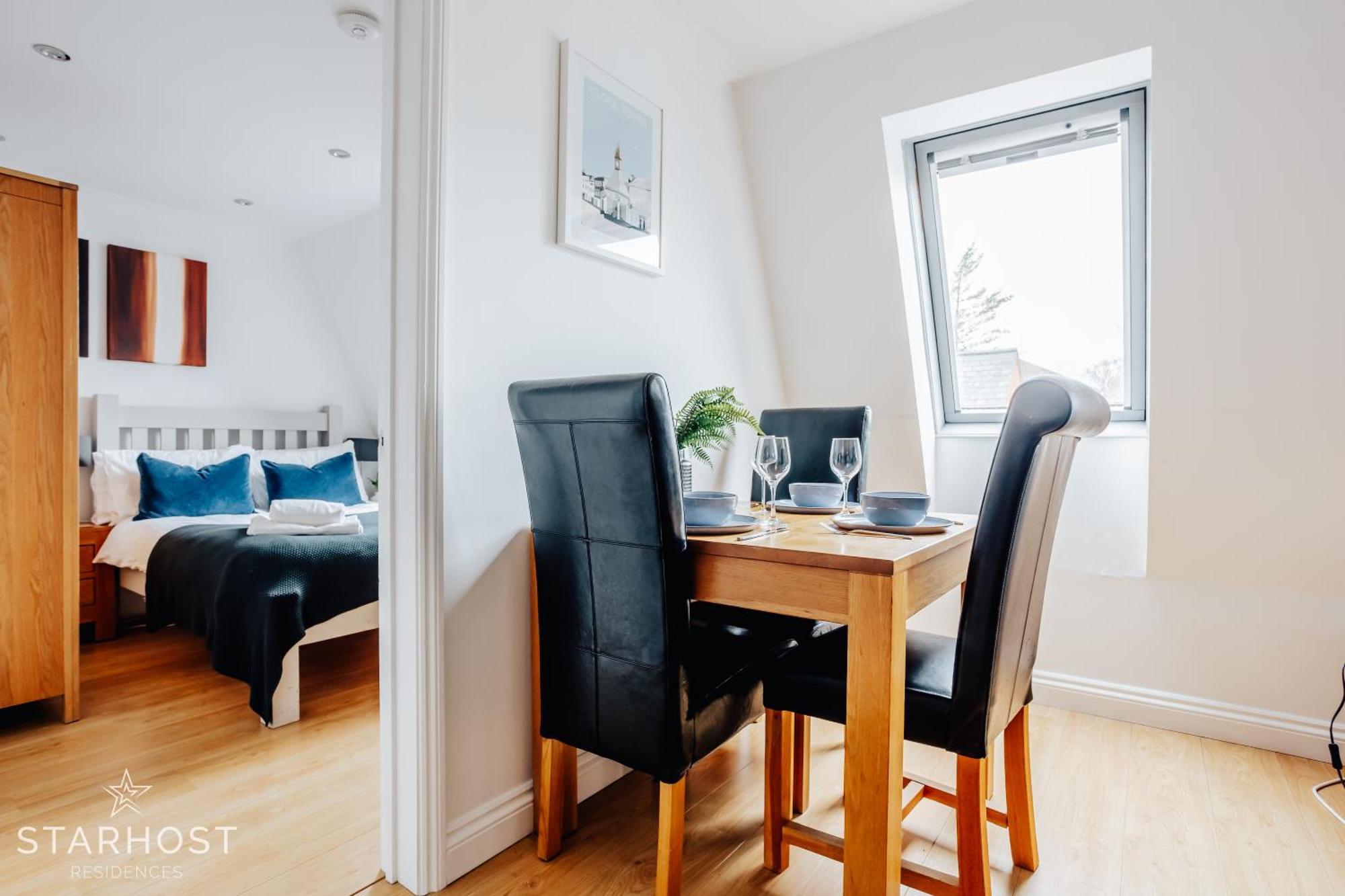ניוברי Central 3 Bed Apartment At Regents Court, Newbury מראה חיצוני תמונה