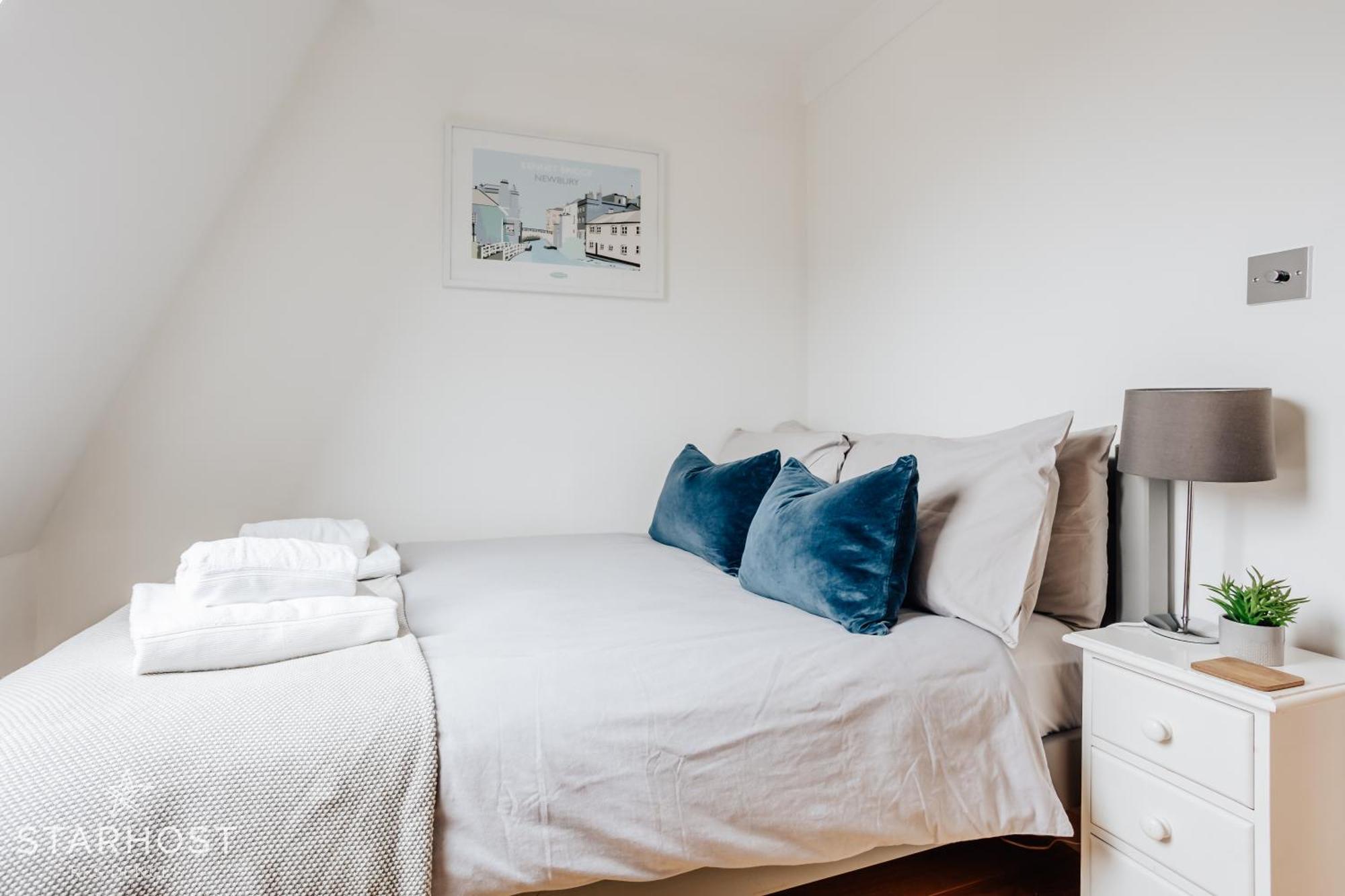 ניוברי Central 3 Bed Apartment At Regents Court, Newbury מראה חיצוני תמונה