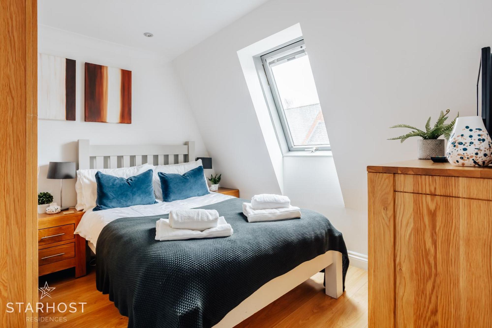 ניוברי Central 3 Bed Apartment At Regents Court, Newbury מראה חיצוני תמונה