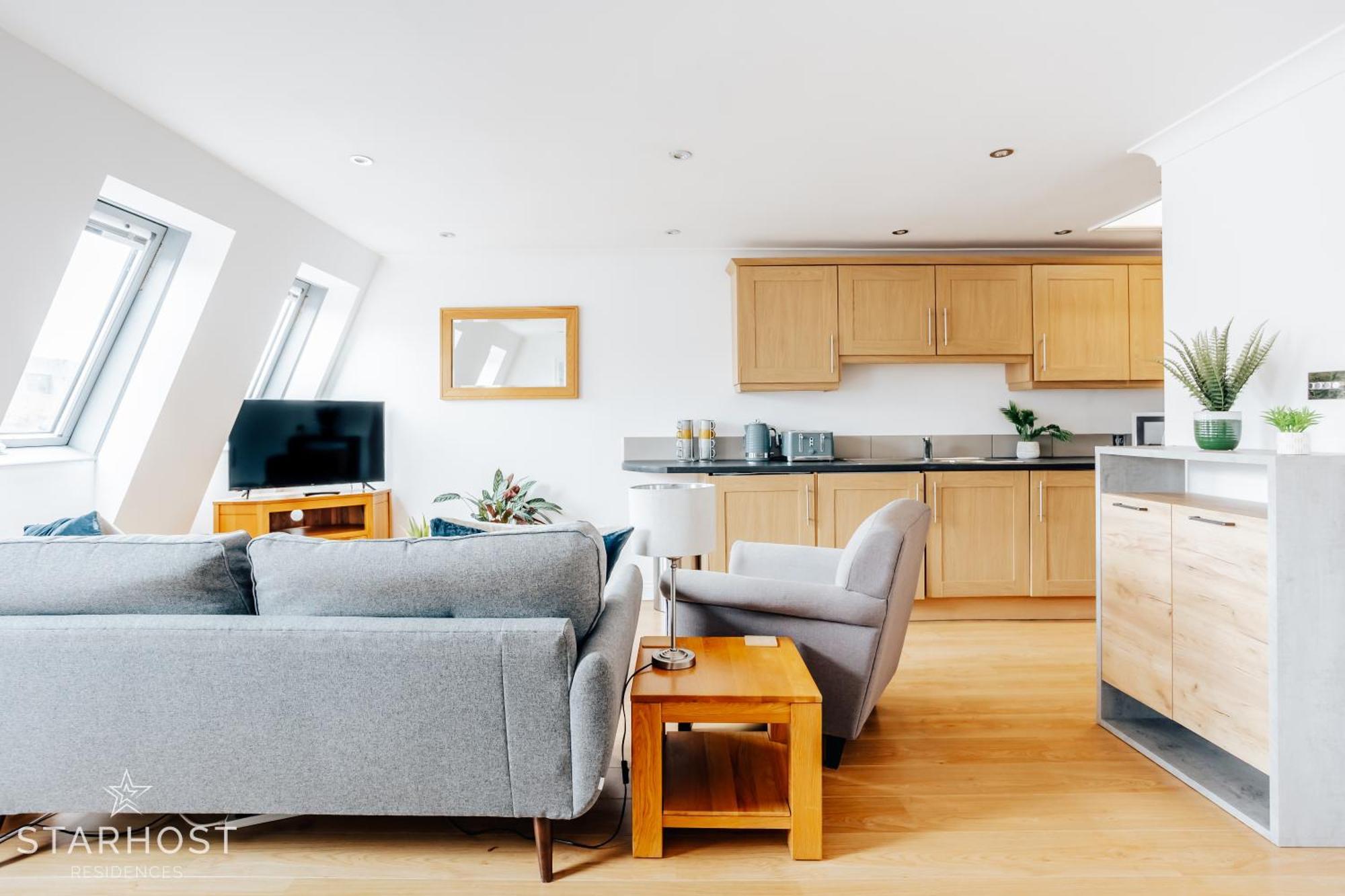 ניוברי Central 3 Bed Apartment At Regents Court, Newbury מראה חיצוני תמונה