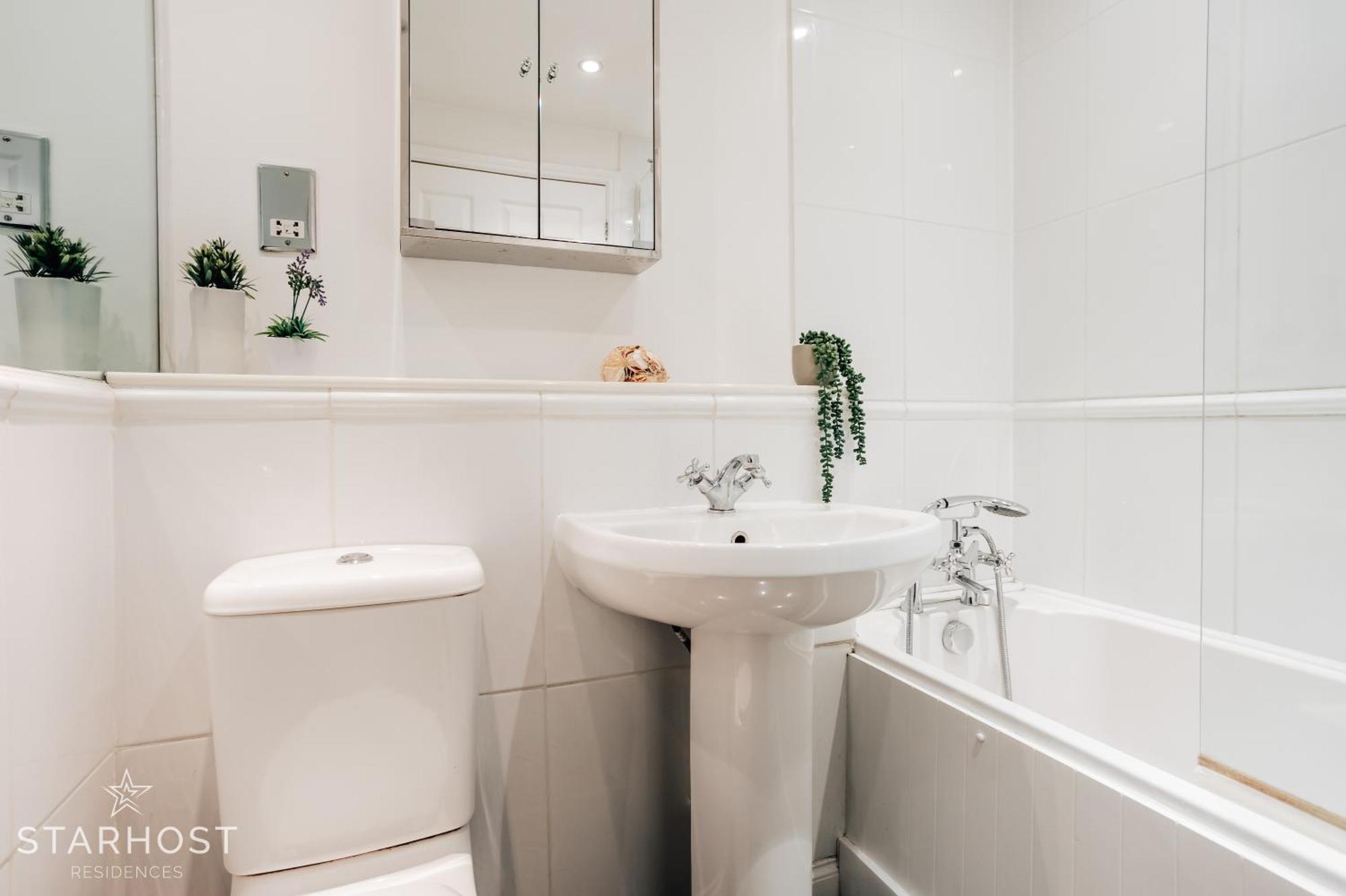ניוברי Central 3 Bed Apartment At Regents Court, Newbury מראה חיצוני תמונה